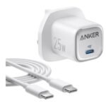 شاحن Anker 25W بمنفذ USB-C مع كيبل مرفق وتصميم صغير مناسب للسفر.