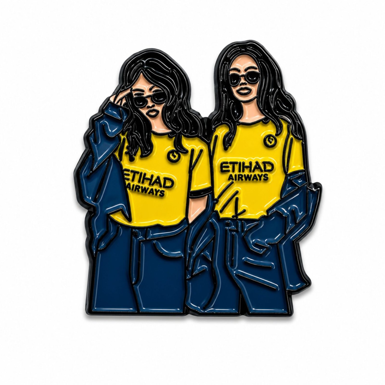 al-nassr-girls-metal-sticker.jpg ستيكر معدني لفتاتين ترتديان قميص نادي النصر السعودي.