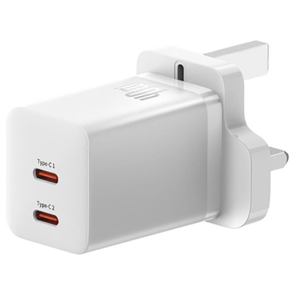 شاحن Baseus GaN5 Pro بمنفذين USB-C بقوة 40W باللون الأبيض بحجم صغير