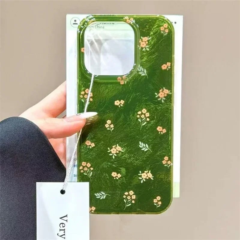 Glossy Green Case with Tiny Flowers for iPhone - Mobiles Garage 🌿 Glossy Green Case with Tiny Flowers for iPhone