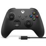 يد تحكم Xbox الأصلية باللون الأسود كربون مع كيبل USB-C